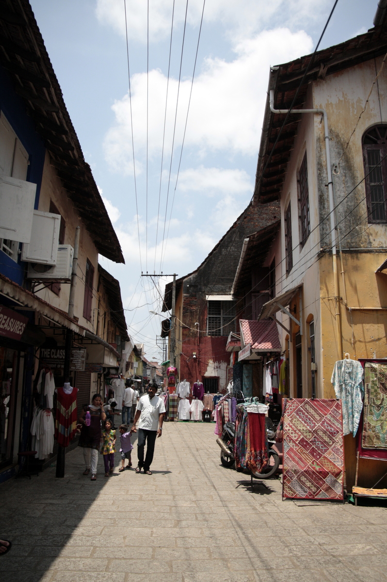 This leads to the Jewish Synagogue in Mattancherry. This narrow street is filled with curios shops aimed at the tourists.   